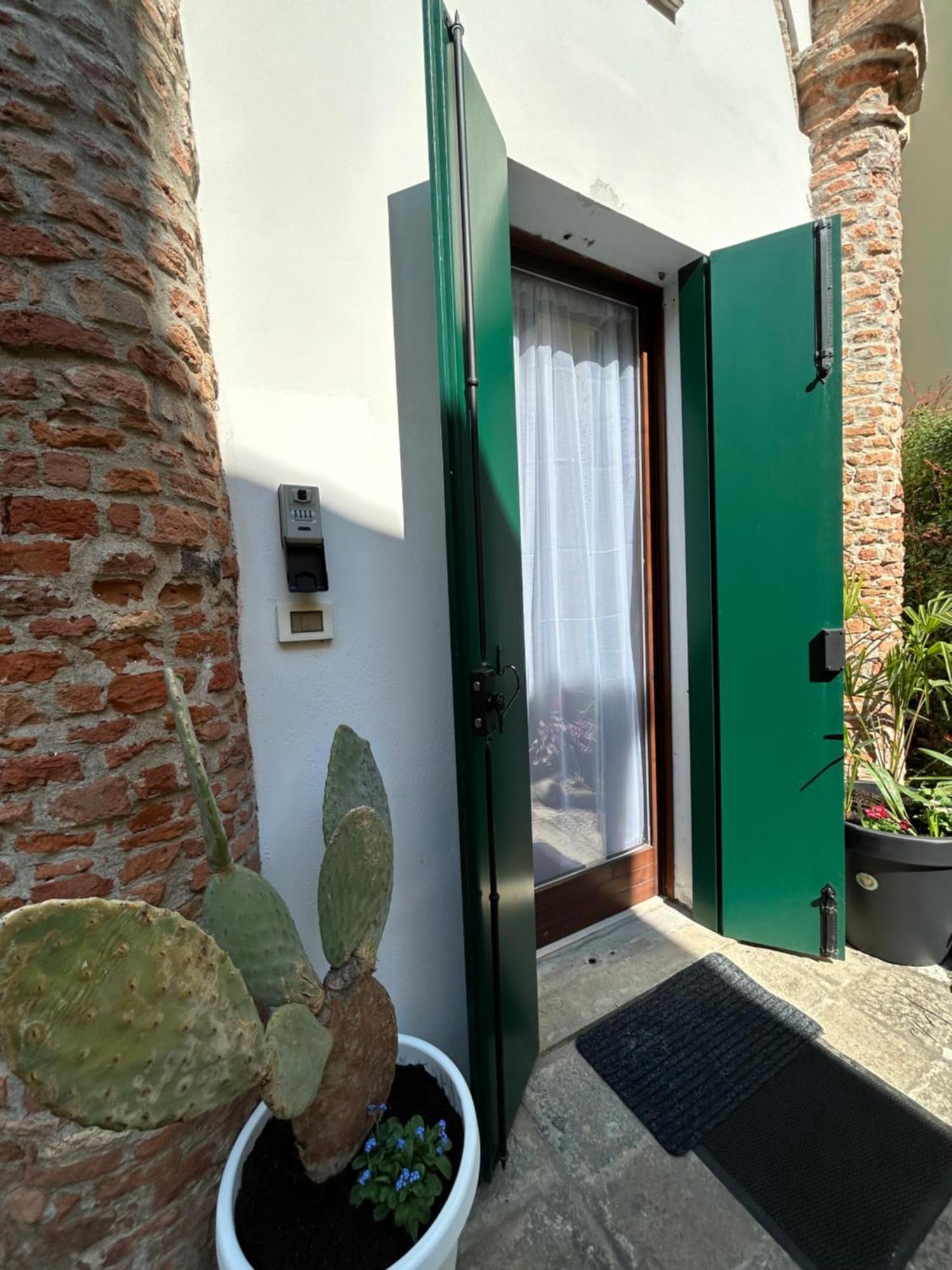 Chiesetta Abside Ex Seminario -Apartment Rovigo Exterior foto